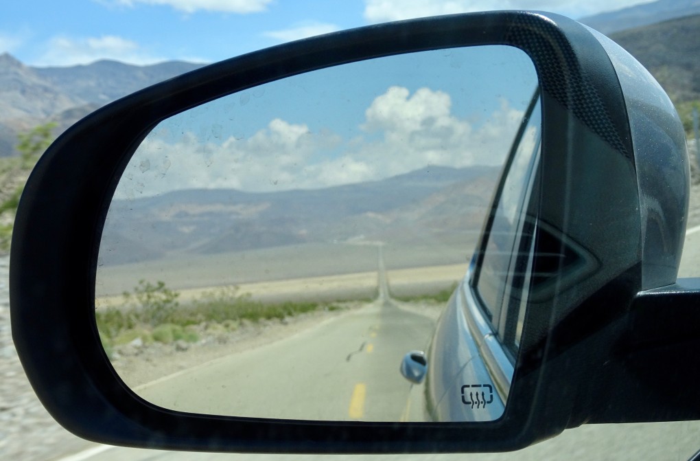 Auf die Hot Springs und eine unbequeme Nacht auf dem Autositz folgt eine Fahrt ins Death Valley